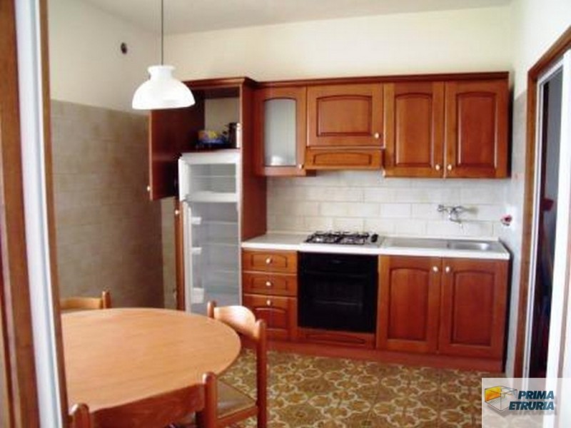 VENDESI BILOCALE VIA VERDI FRONTE MARE - ZONA ROSMARINA -