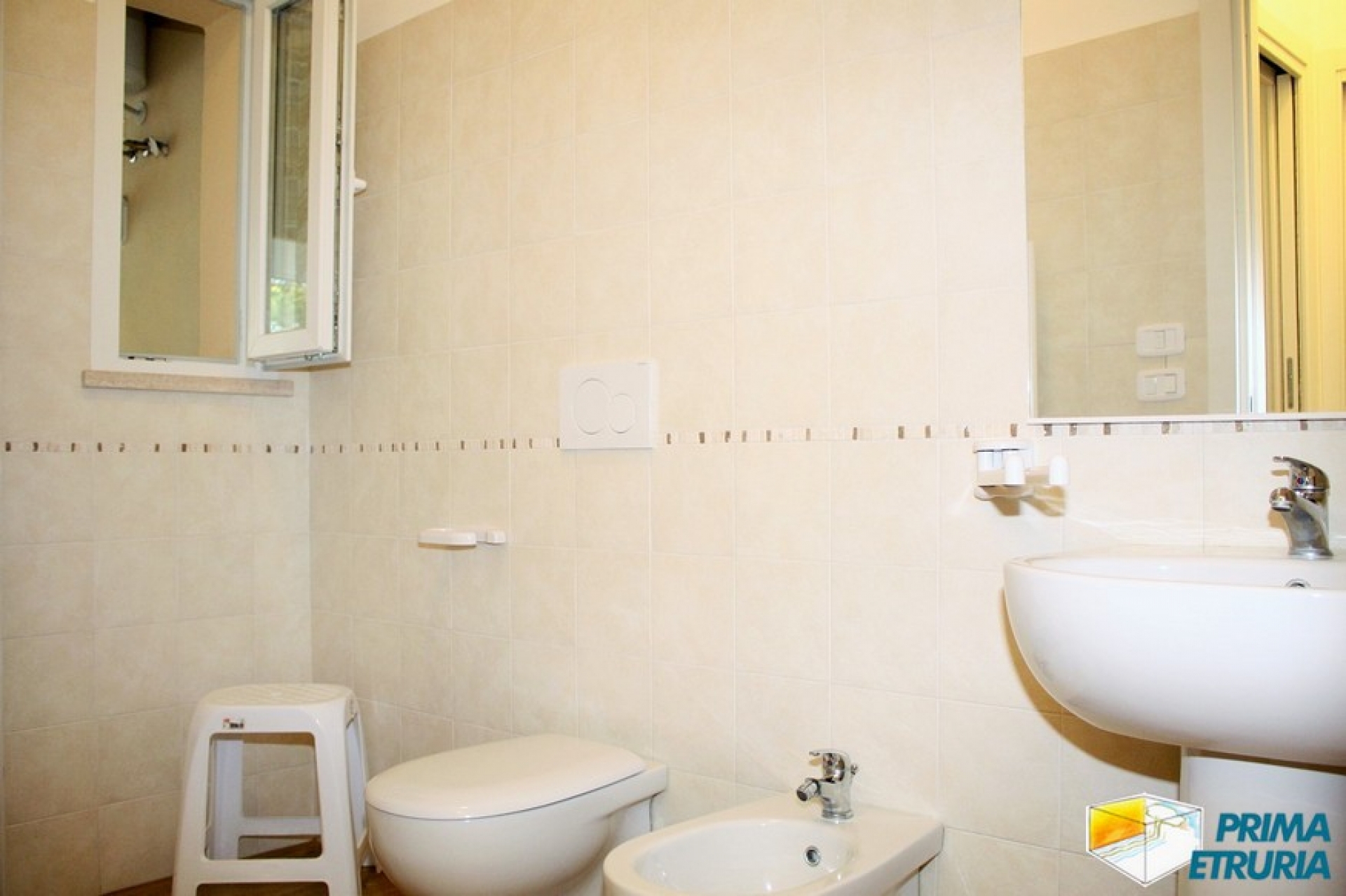 VENDESI TRILOCALE DI RECENTE COSTRUZIONE , VIA GIANNUTRI 21 - ZONA ROSMARINA - 