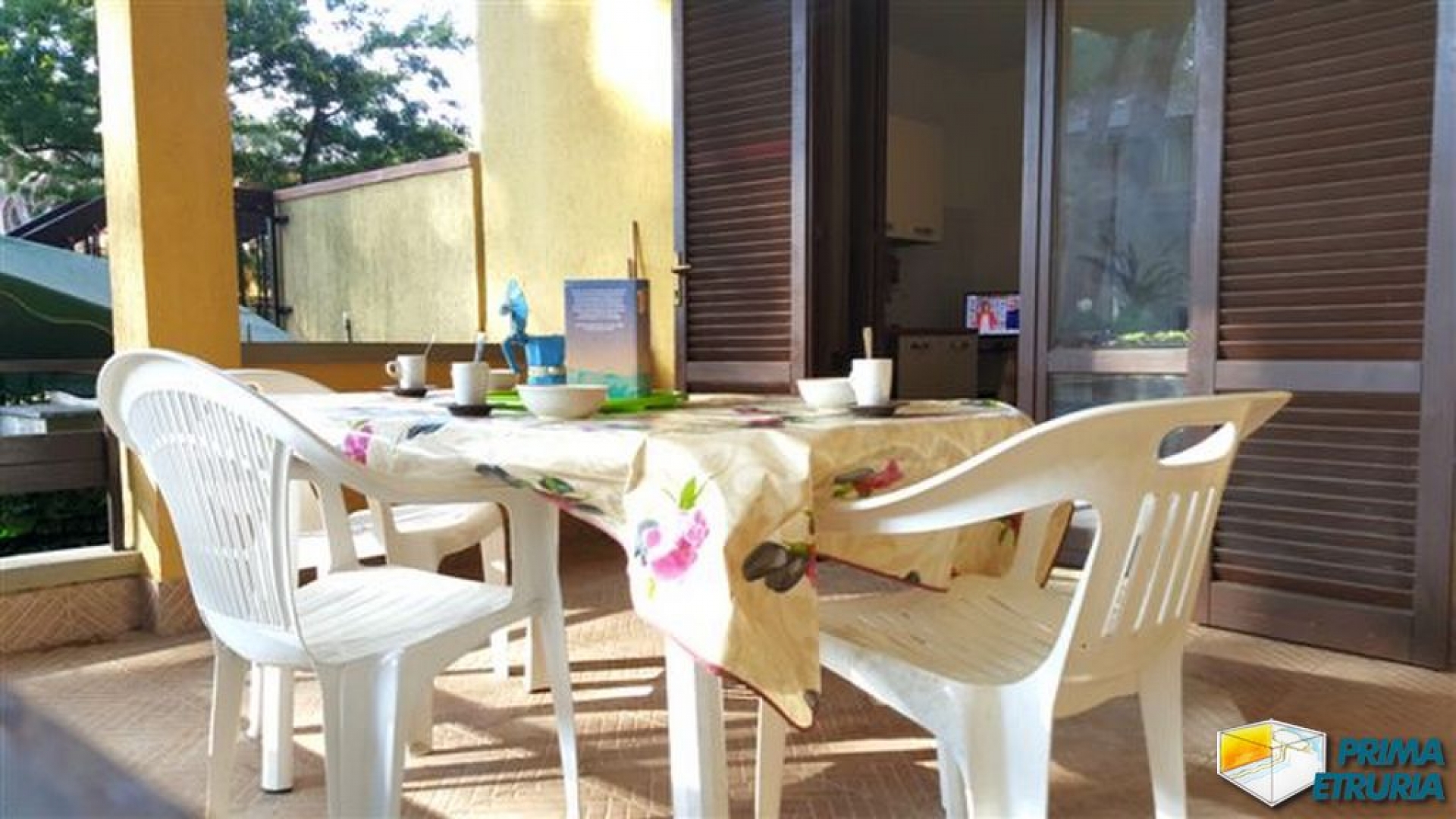 VENDESI BILOCALE CON GIARDINO - ZONA ROSMARINA -