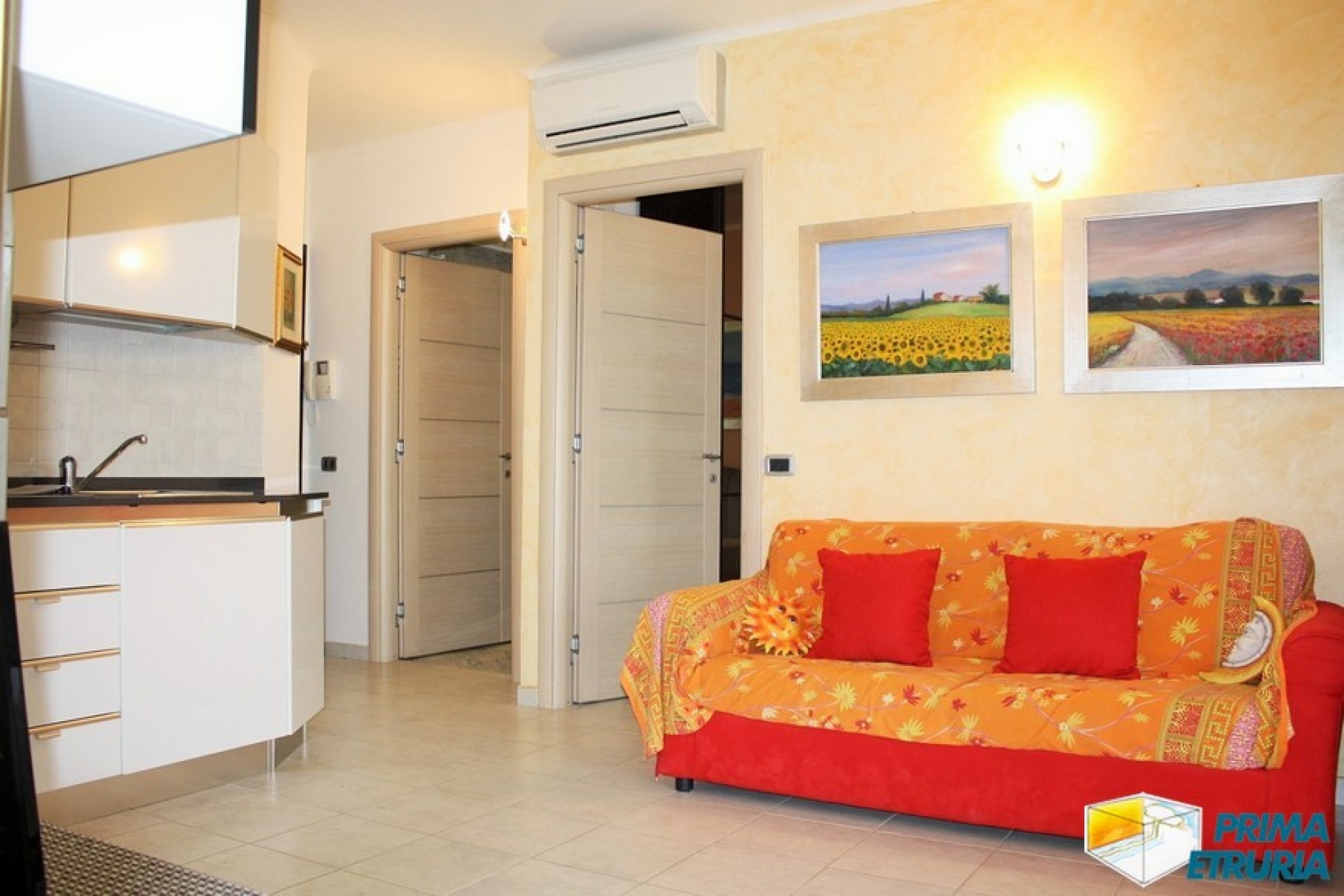 VENDESI TRILOCALE FRONTE MARE - ZONA CENTRALE -